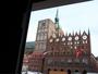 Stralsund - Blick aus dem Tor des "Wulflamhauses" auf das Stralsunder Rathaus (2010)