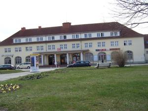 Rügen - Hauptbahnhofsgebäude (Großbahnhof) in Binz Rügen - Hauptbahnhofsgebäude (Großbahnhof) in Binz