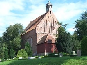 Rügen - Dorfkirche in Gustow